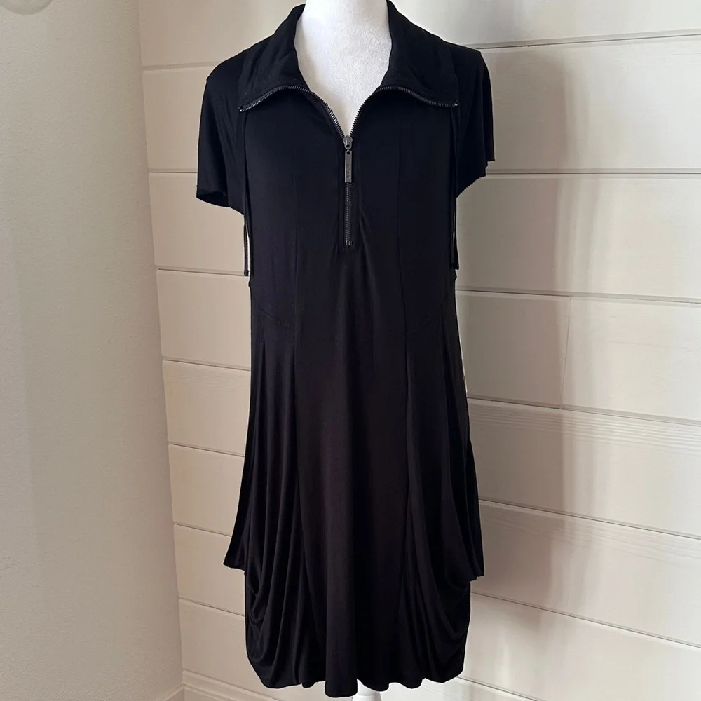 Kenzie Black Short Sleeve Zip Dress - Picture 3 of 11